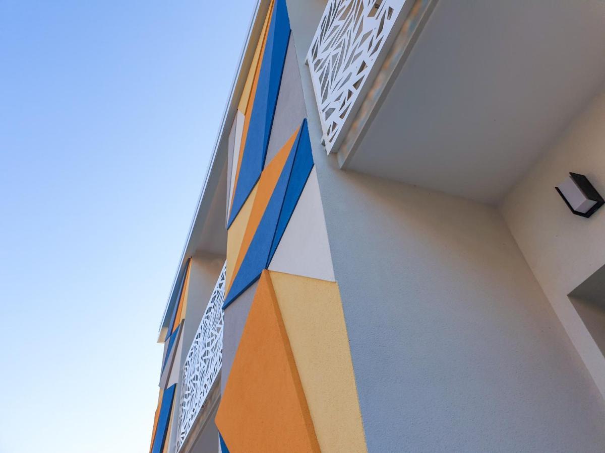 Color Hotel Rimini Exterior photo