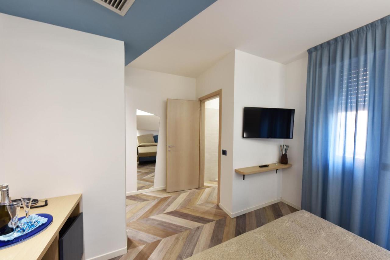 Color Hotel Rimini Exterior photo