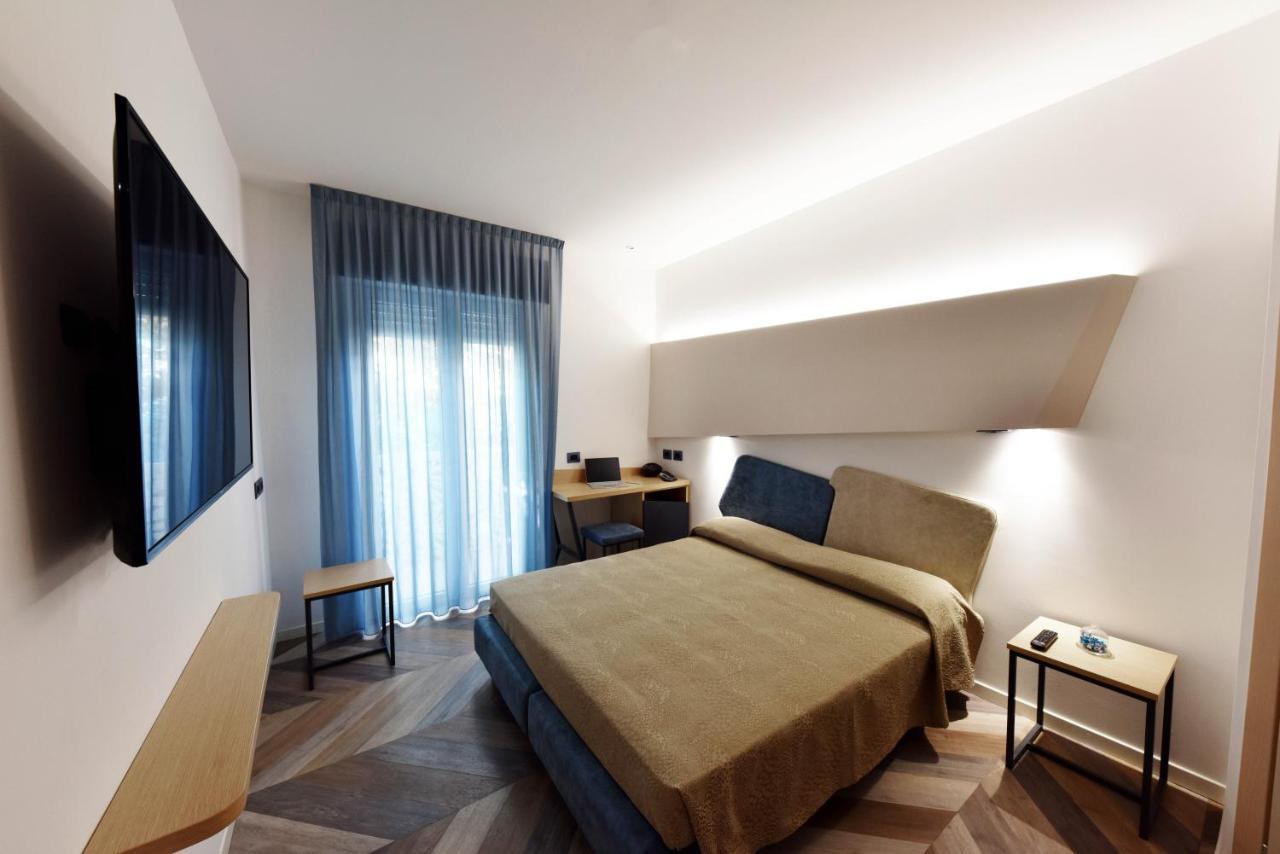 Color Hotel Rimini Exterior photo