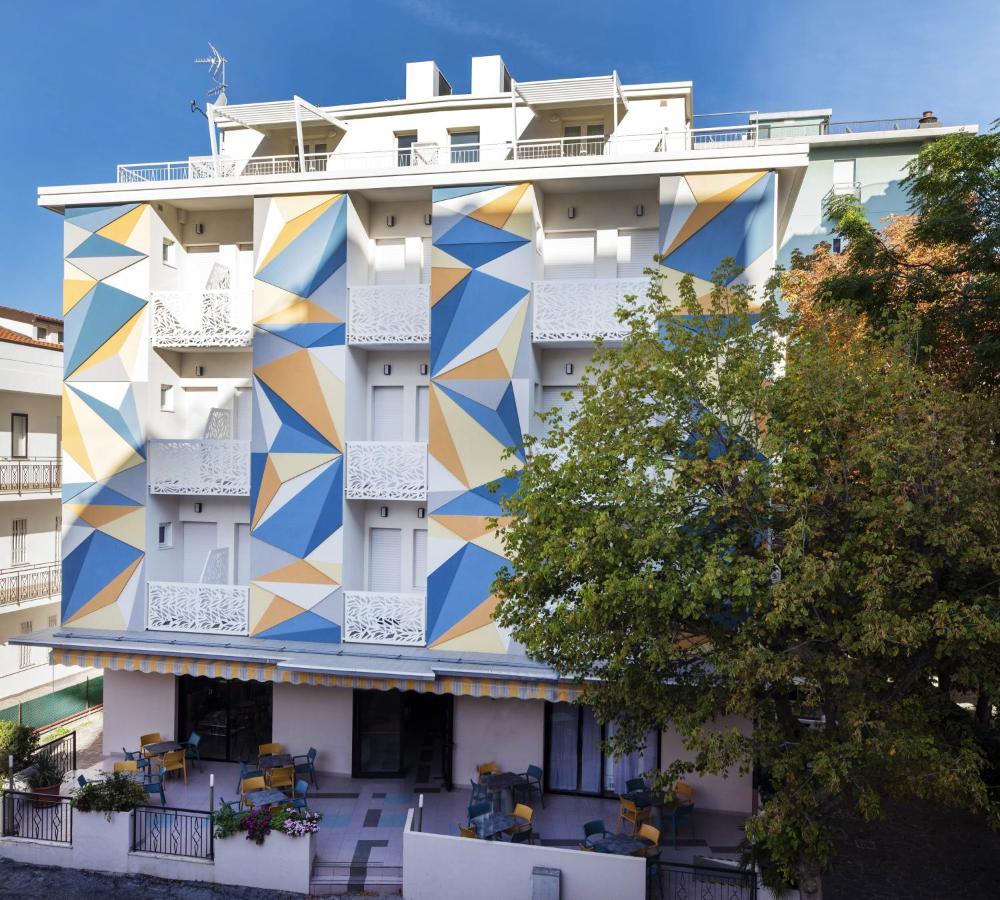 Color Hotel Rimini Exterior photo