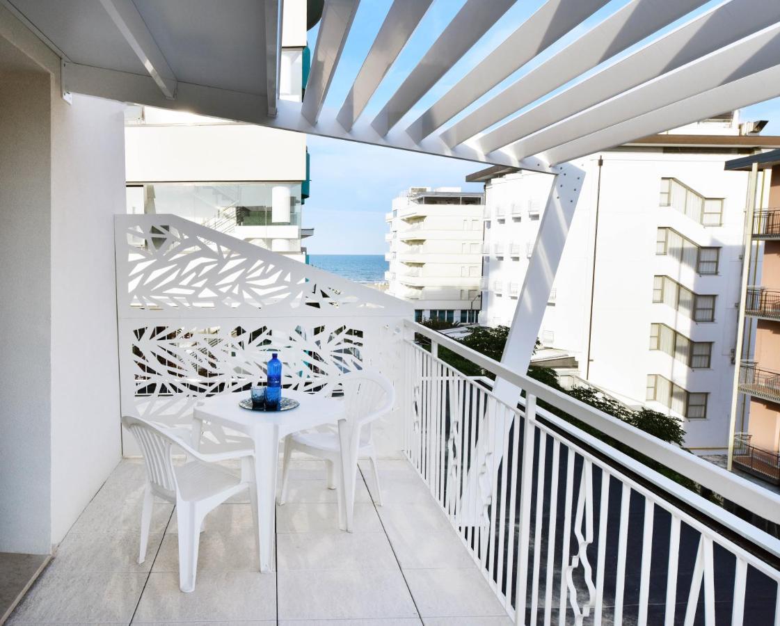 Color Hotel Rimini Exterior photo
