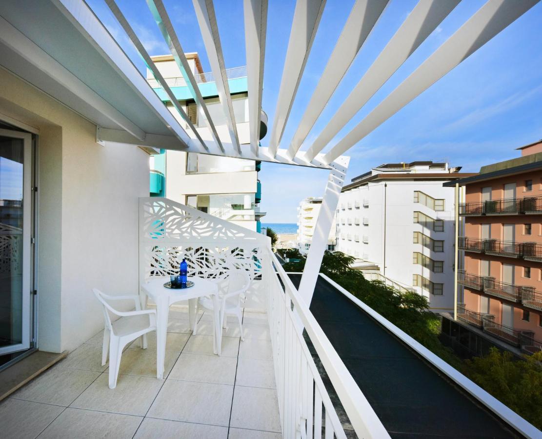 Color Hotel Rimini Exterior photo